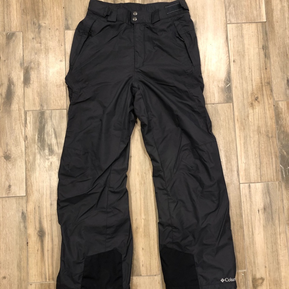 Women’s Columbia snow pants.